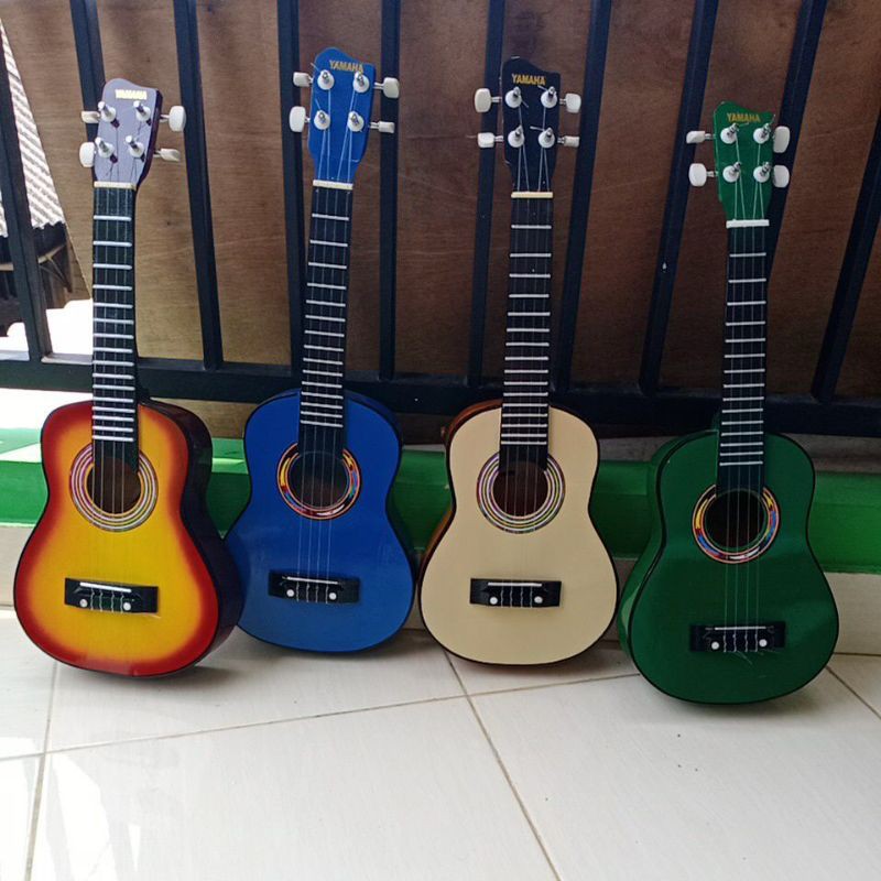 gitar ukulele / gitar kentrung