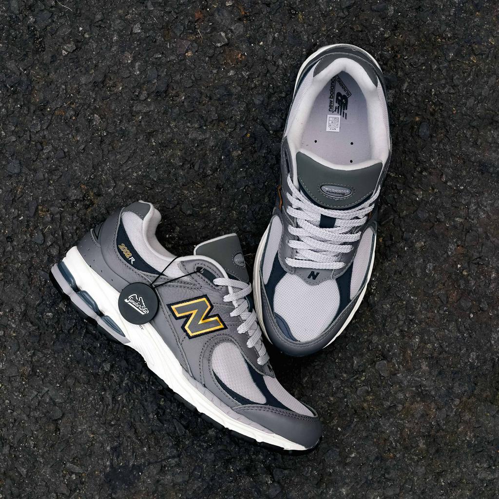 New Balance 2002R Castlerock