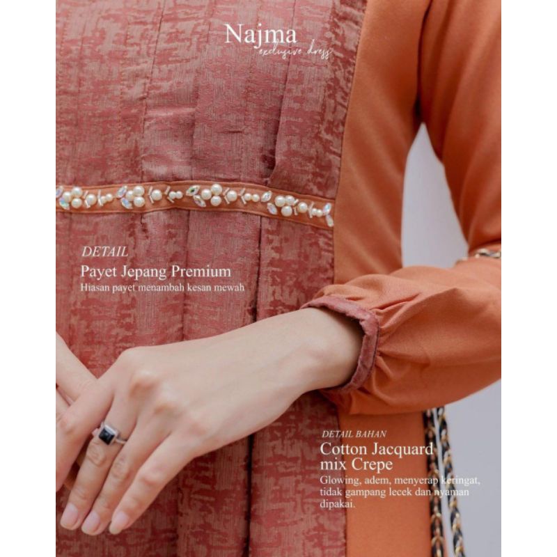 Couple gamis syar'i wanita pria