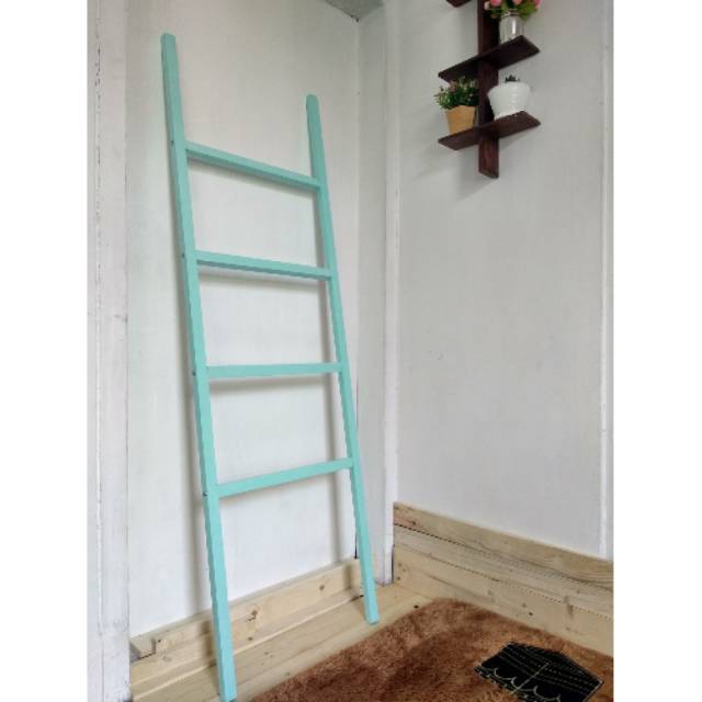ladder hanger ( tosca )