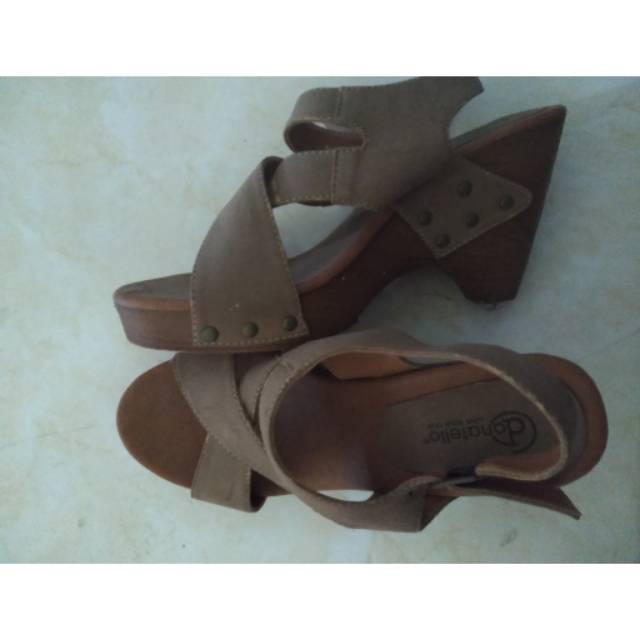 preloved wedges donatello