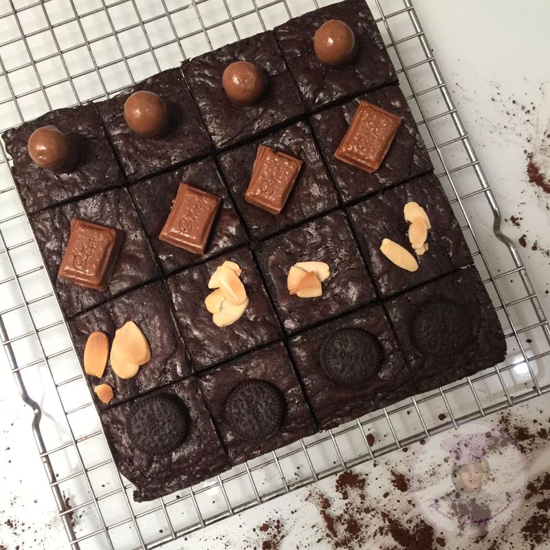 

pavita premium fudgy brownies
