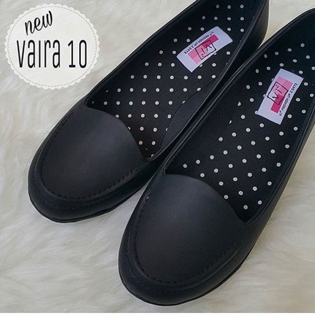 Sepatu Kerja Wanita Polos Hitam Simple