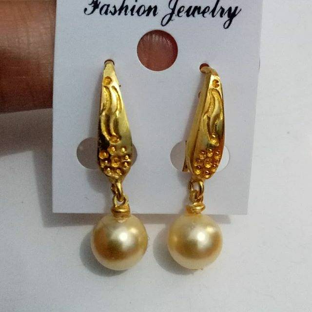 Anting mutiara shell gold