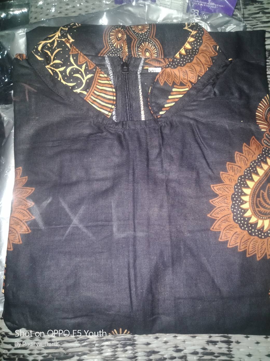 Couple Tunik Batik Motif Wayang Jokowi