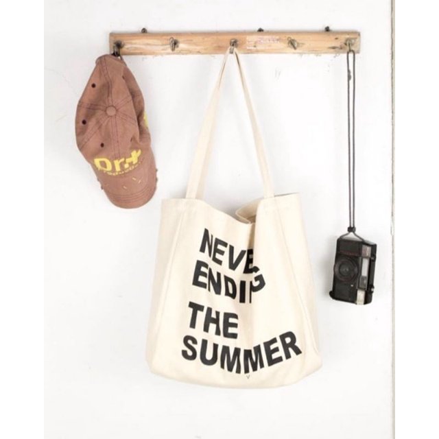 TOTEBAG NEVER ENDING THE SUMMER (crbn_cloth) Totebag quotes aesthetic Size 45x34x15 cm