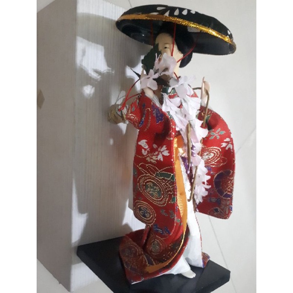 Boneka geisha jepang
