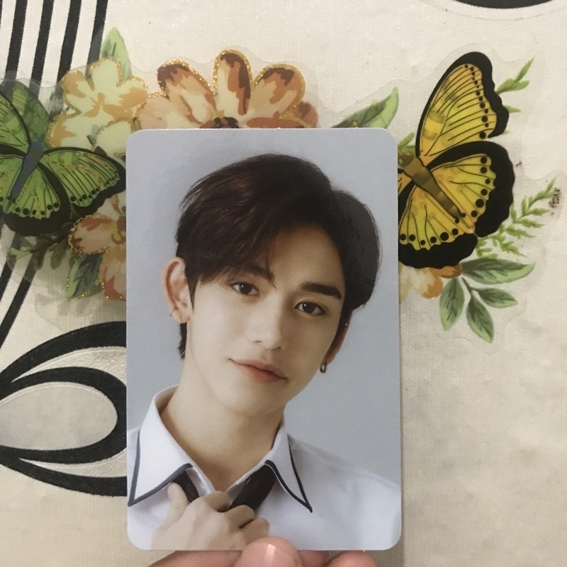 [BOOKED] PC LUCAS WAYV B2S LUGGAGE STICKER