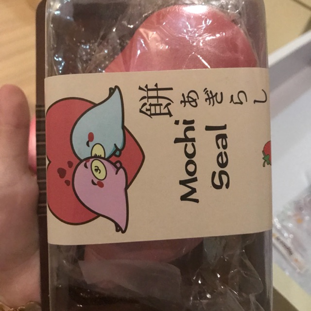 Puni maru mochi seal squishy - strawberry ver