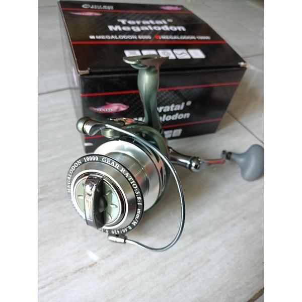 Reel spinning Teratai Megalodon ukuran 10000