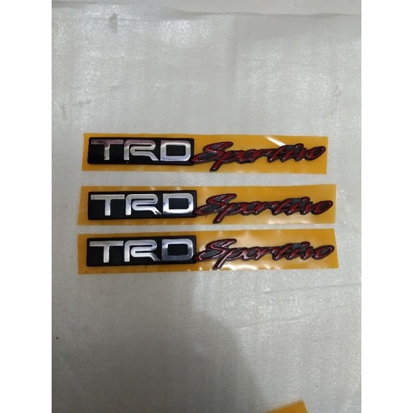 Hemblem tulisan TRD Sportivo.