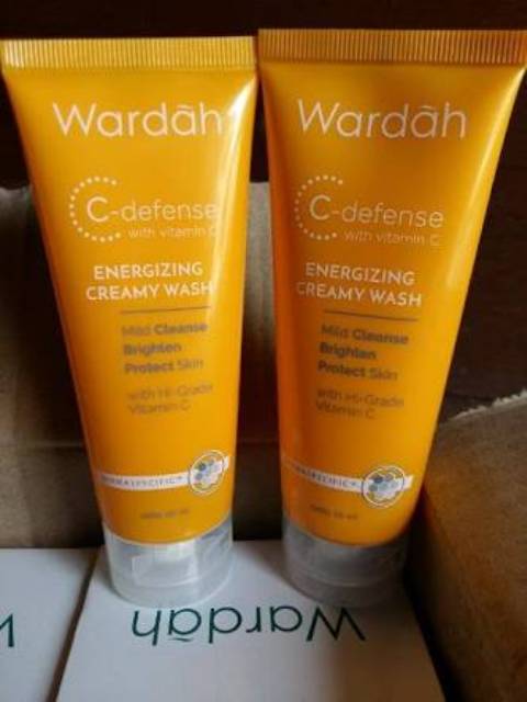 Wardah C Defense Energizing Creamy Wash