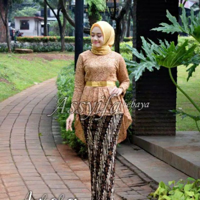 SETELAN KEBAYA AURORA / KEBAYA PINGUIN / KEBAYA BROKAT