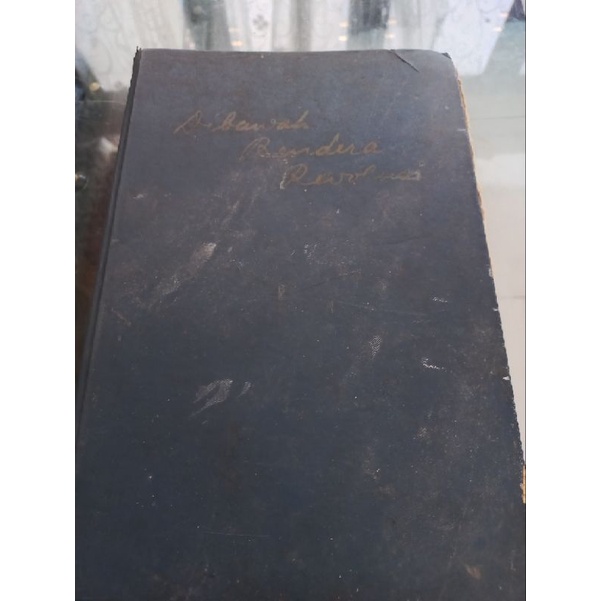 

Di Bawah Bendera Revolusi