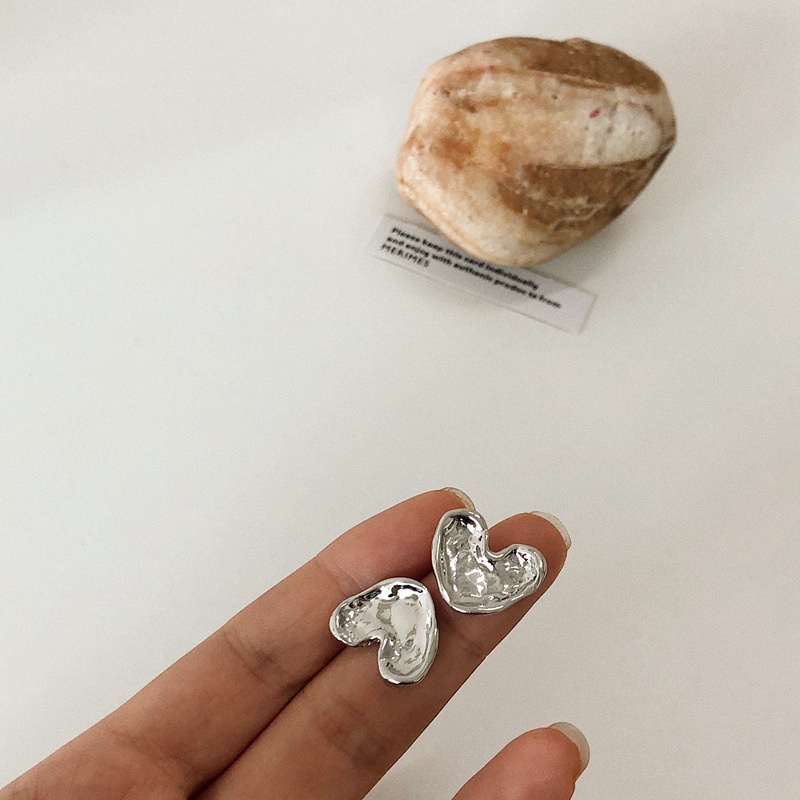 Small love cekung cembung permukaan rasa desain anting-anting Korea Dongdaemun produk yang sama gaya