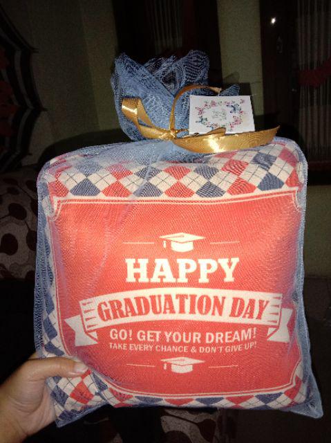 Bantal Hadiah Kado Wisuda Ready 30x30