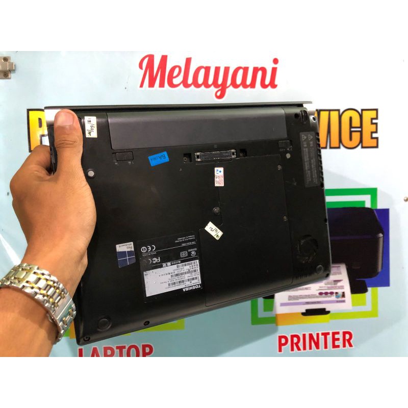 LAPTOP TOSHIBA DYNABOOK R734