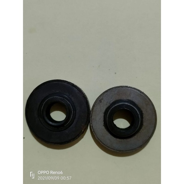 seal shock belakang yaris,livina,avanza