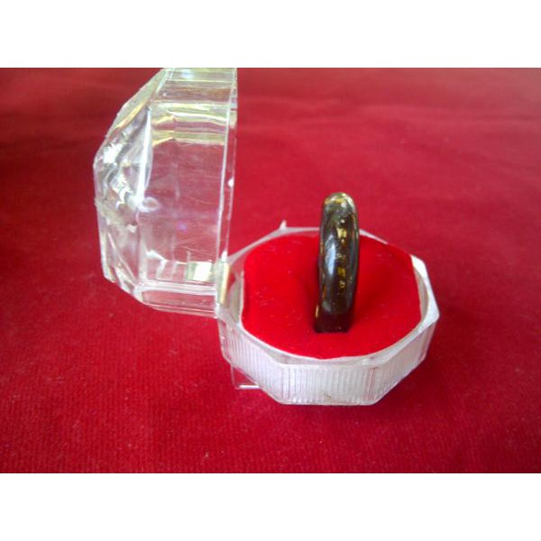 Cincin Akar Bahar Merah Kristal