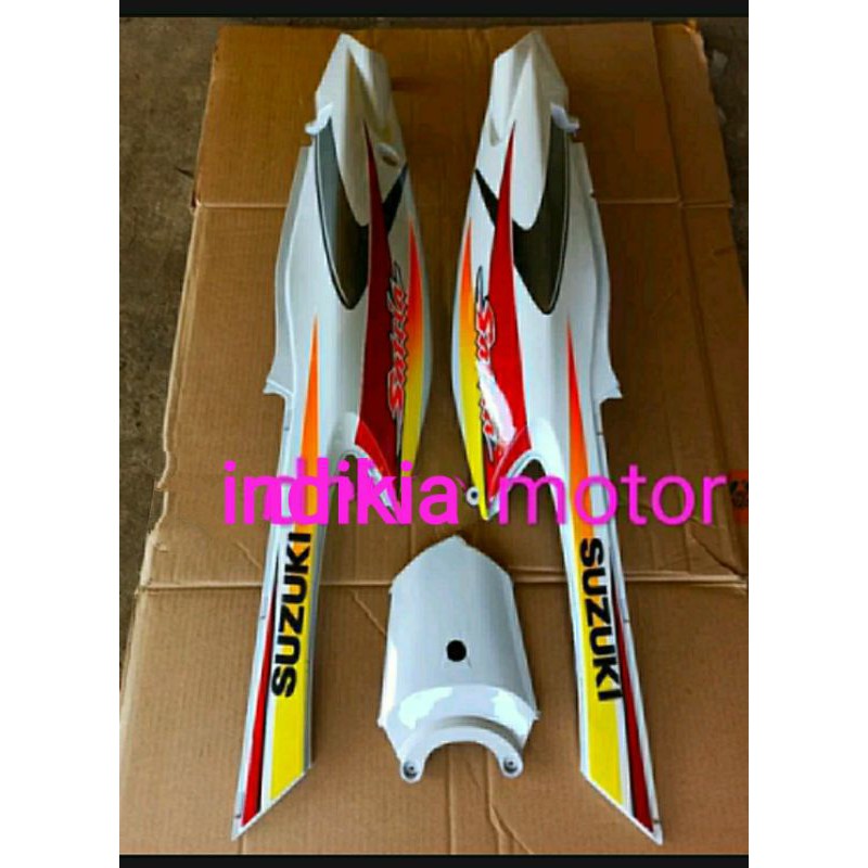 cover body bodi belakang satria hiu malaysia putih merah
