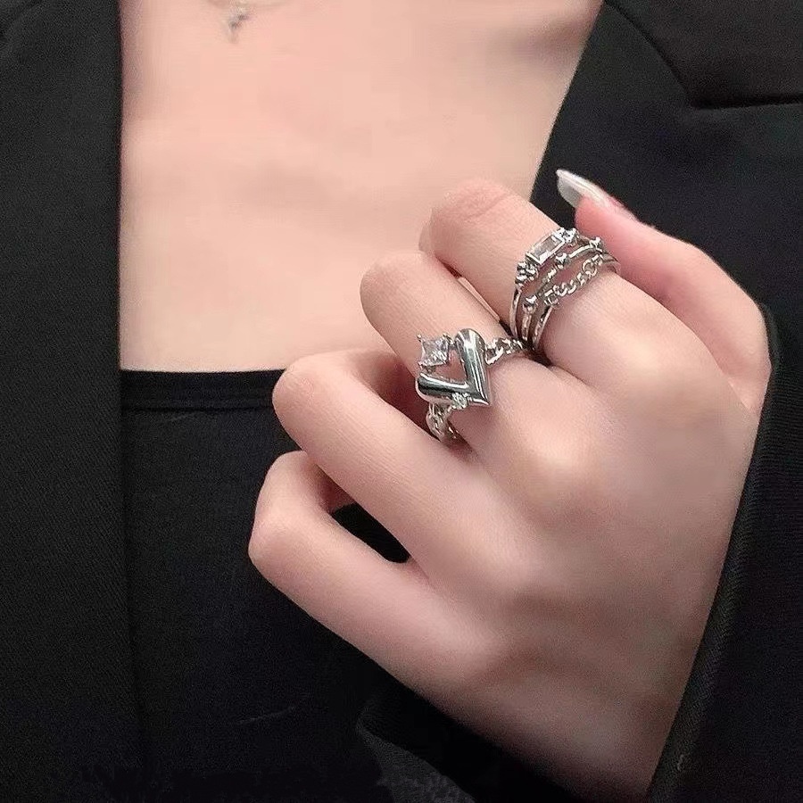 Cincin Rantai Multilayer Bentuk Hati Aksen Berlian Imitasi Gaya Korea