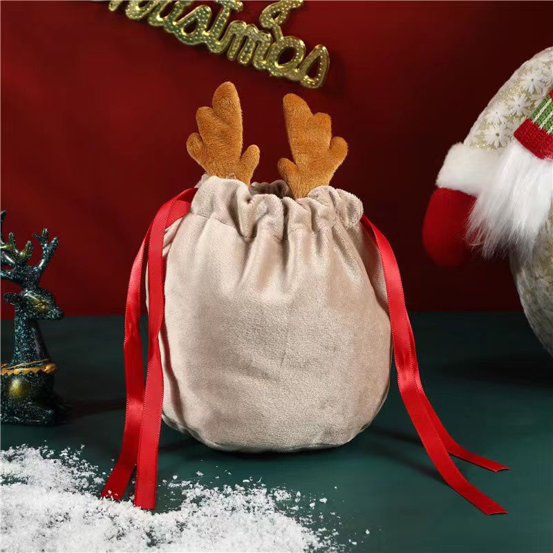 

Kantong pouch serut hampers natal bahan velvet Tempat hadiah Natal pouch gift