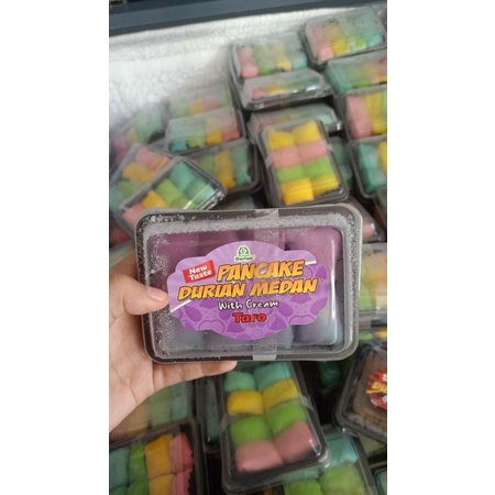 

Pancake Durian with cream Taro