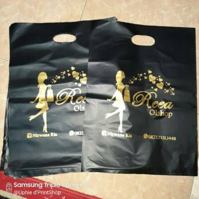 

Sablon plastik plong uk. 30*40 ( 1 muka 1 warna sablon )