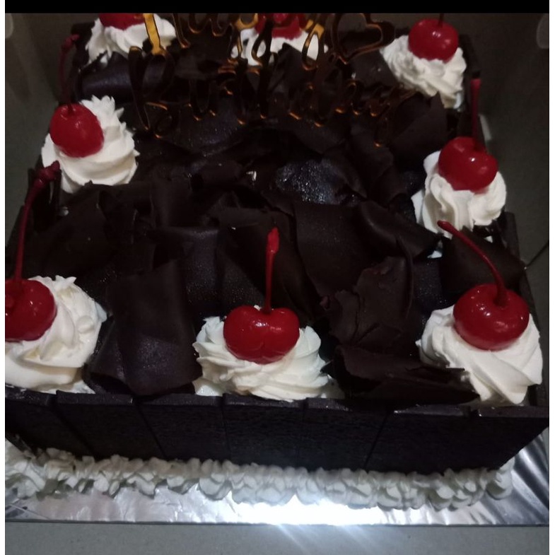 

KUE ULANG TAHUN BLACK FOREST