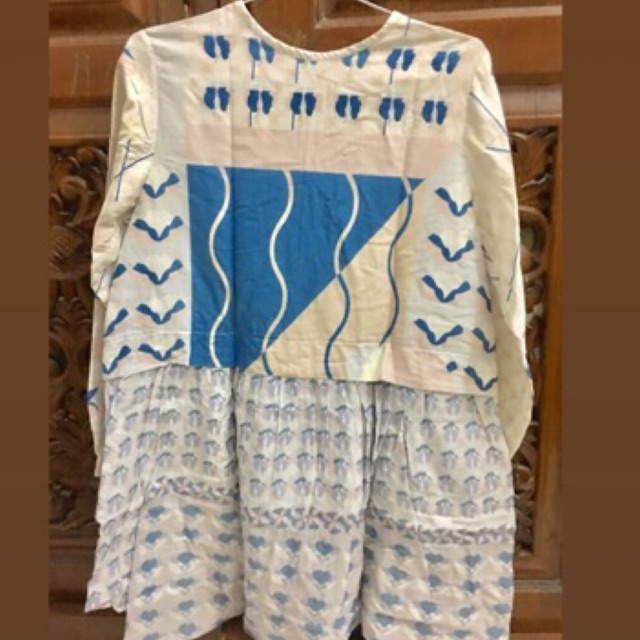 Preloved lenora top ria miranda size L