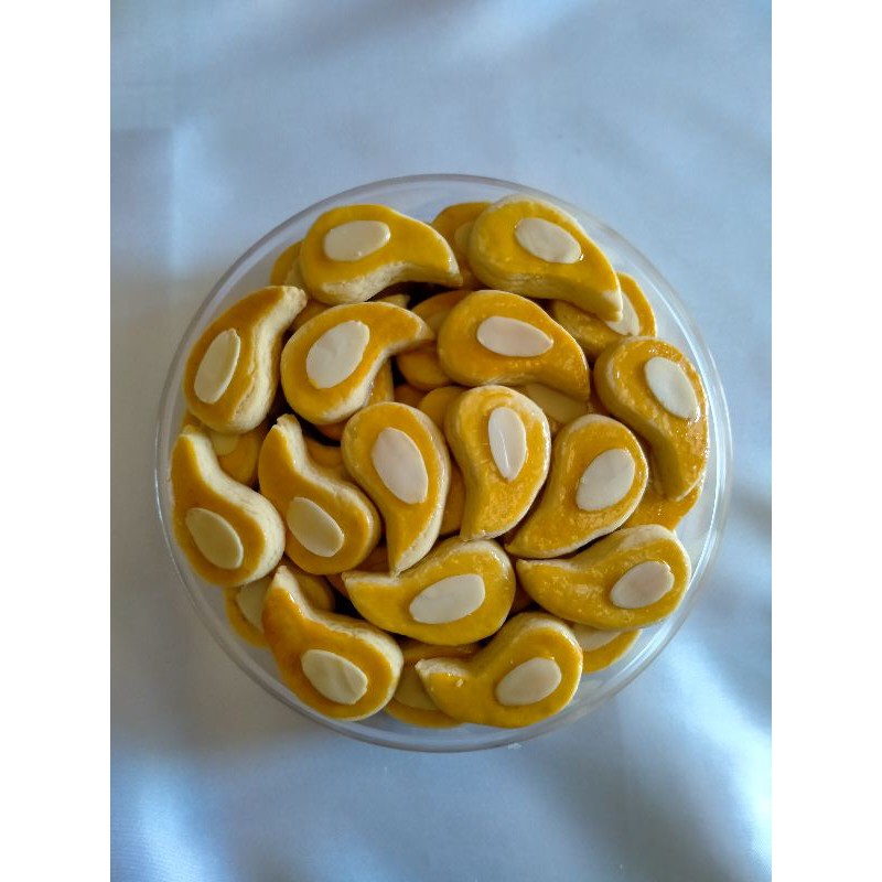 

Kue Kering Almond Madu