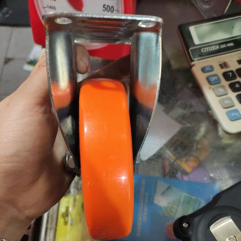 roda orange 5in mati (tidak mutar) harga 1pc/roda pvc nilon 5&quot; orange mati(harga satuan)