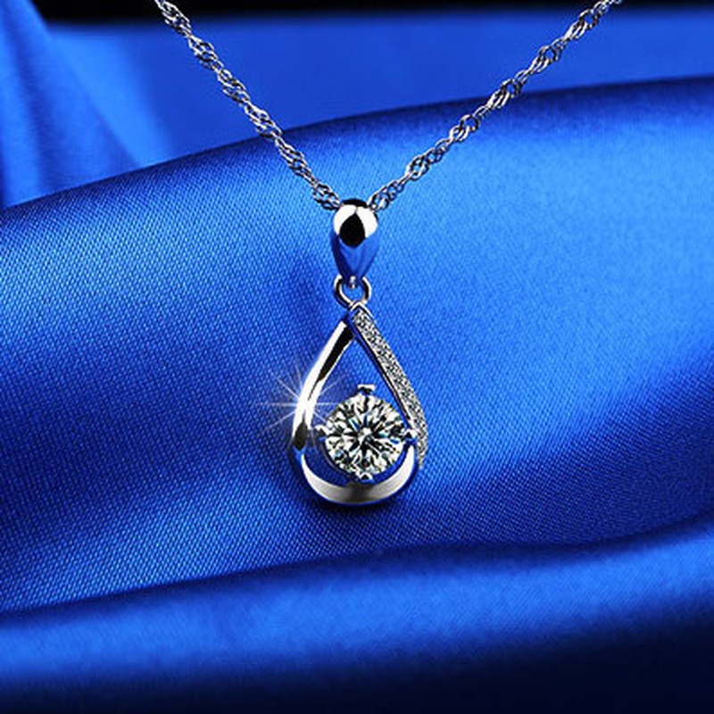 [Ready Stock]Fashion Shiny Water Drop Diamond Pendant Simple Clavicle Chain