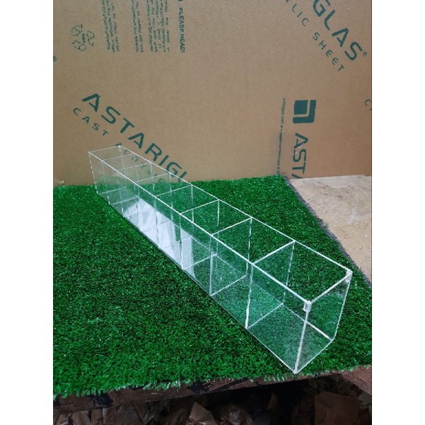 

display acrylic tempat pulpen