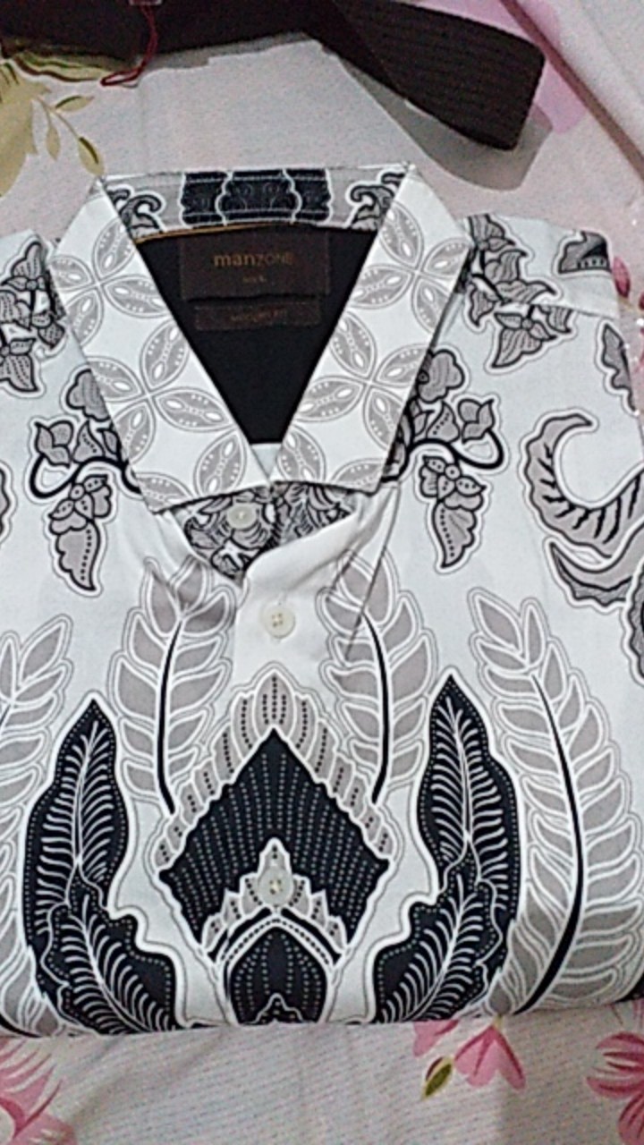 Manzone Kemeja Batik Pria Lengan Pendek Modern Fit Laksmada-white