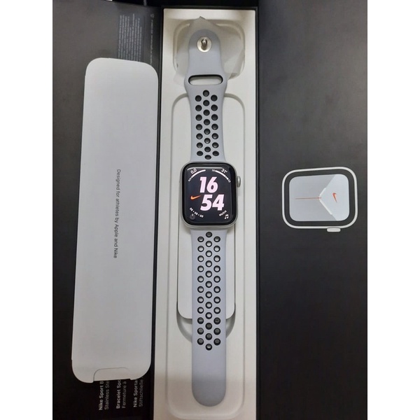 SECOND IWATCH SERIES SE 44MM IBOX SILVER LENGKAP