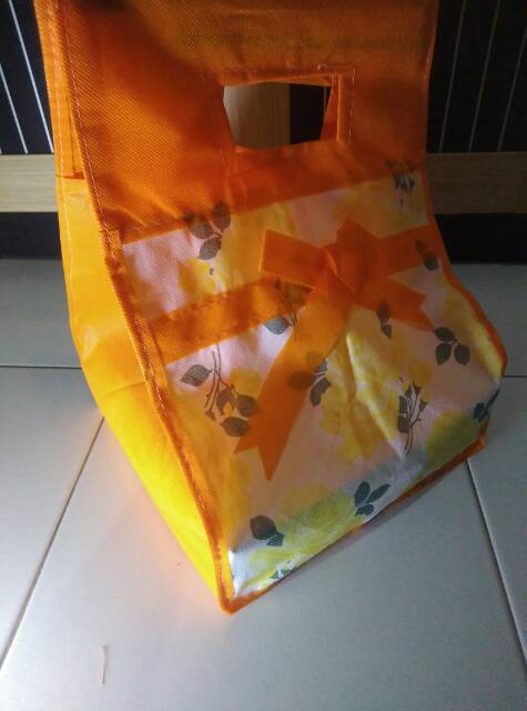 (1Lusin =12 pcs) Tas hajatan bambu motif bunga