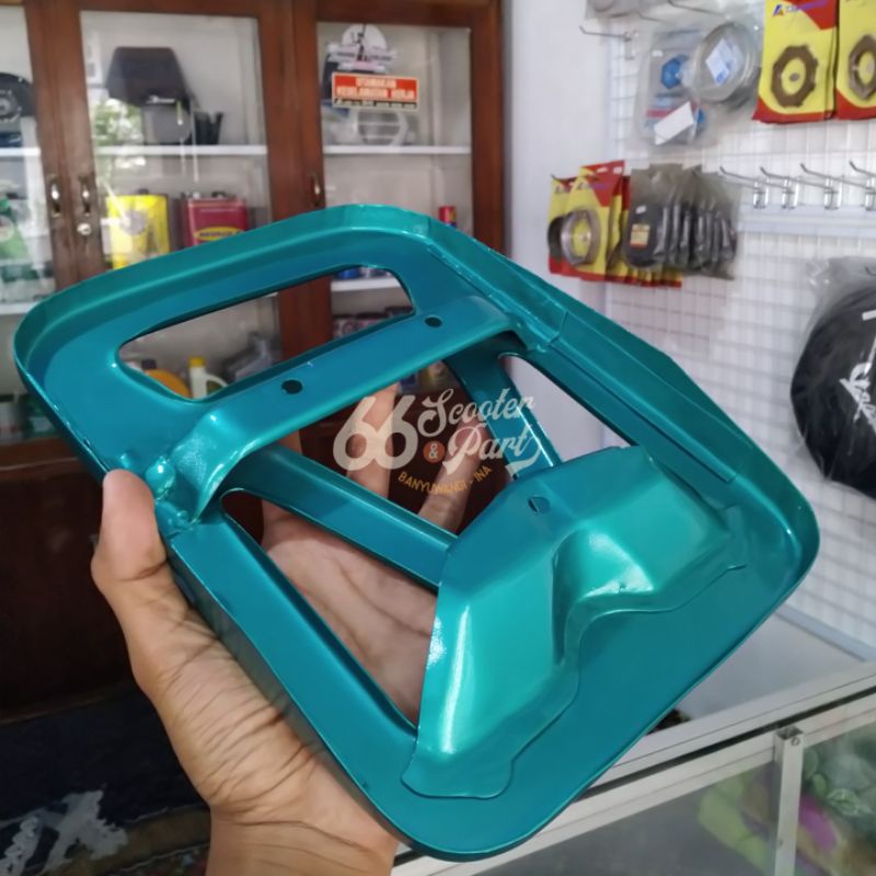 Tatakan jok belakang vespa vbb