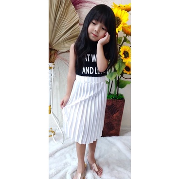 GROSIR ROK IMPORT / ROK 7/8 PLISKET BLUDRU VELVET PREMIUM  GLOSSY-PUTIH 4-6 TAHUN