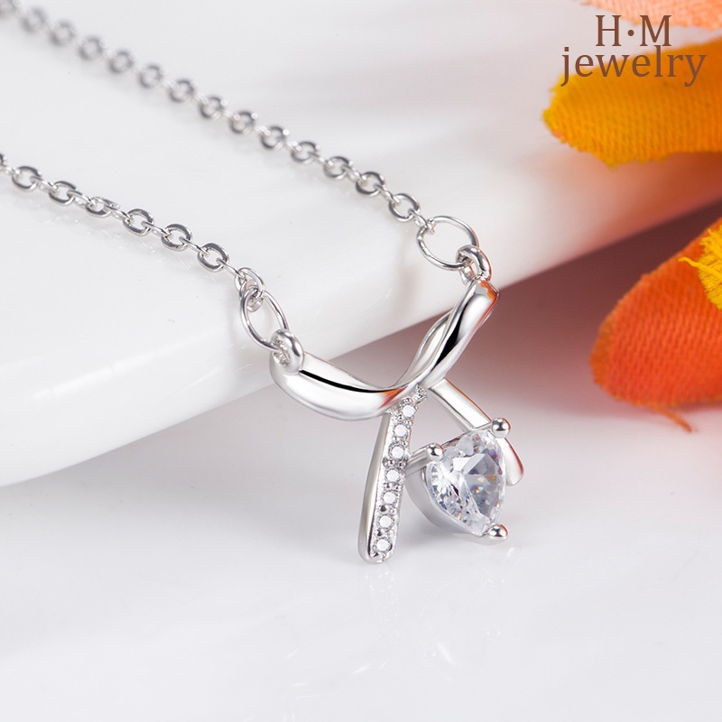 Kalung Rantai Klavikula Desain Pita Hati Aksen Berlian Untuk Aksesoris