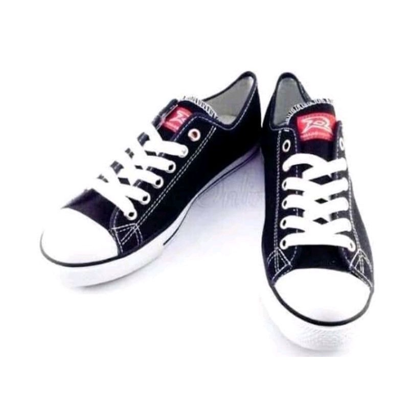 sepatu dallas campus