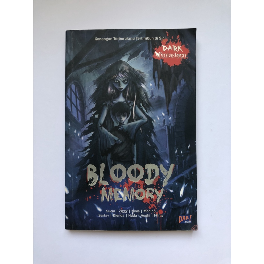 BUKU DARK FANTASTEEN - BLOODY MEMORY (USED)