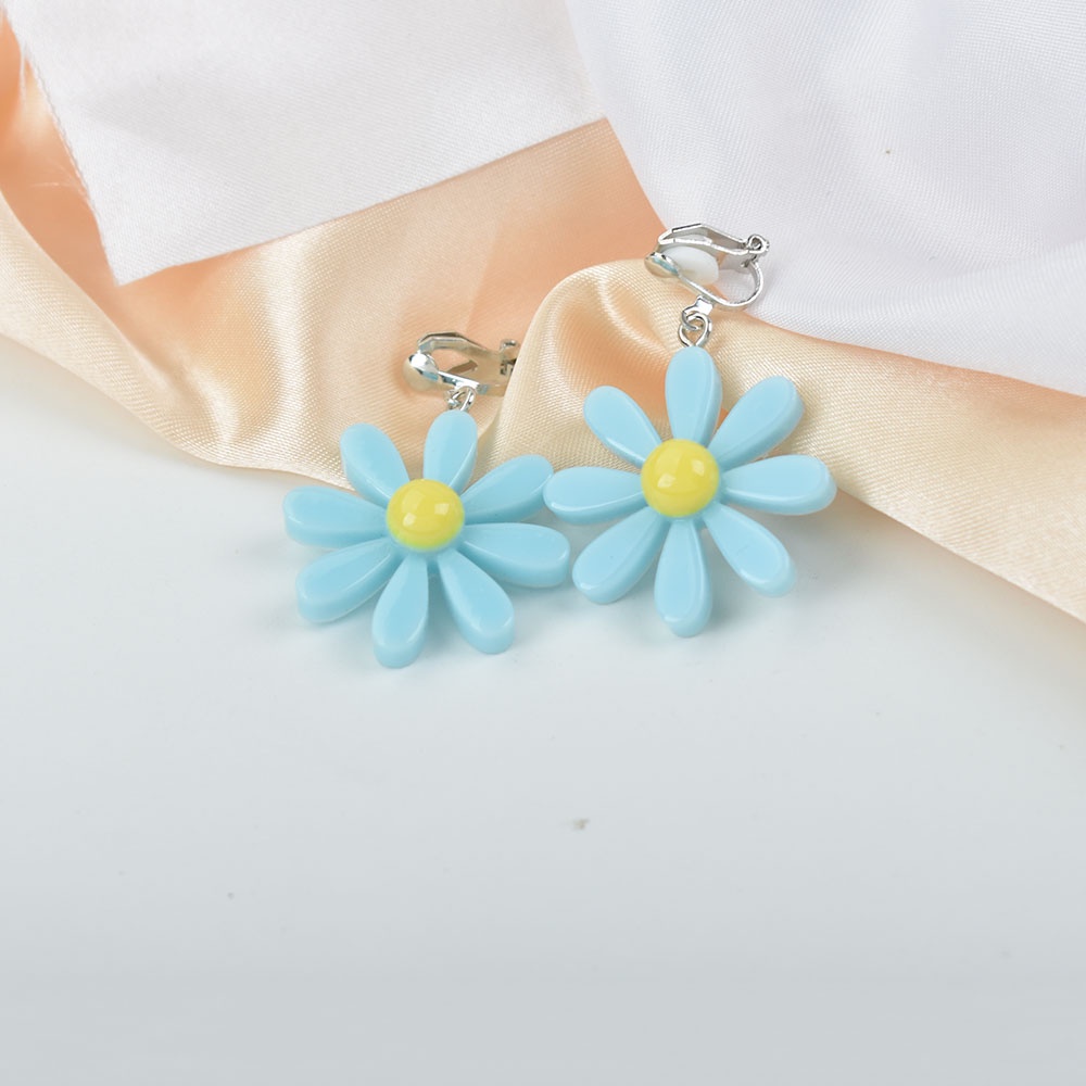 Anting Klip Tanpa Tindik Desain Bunga Daisy Besar Warna Putih Kuning Biru Bahan Resin Untuk Wanita