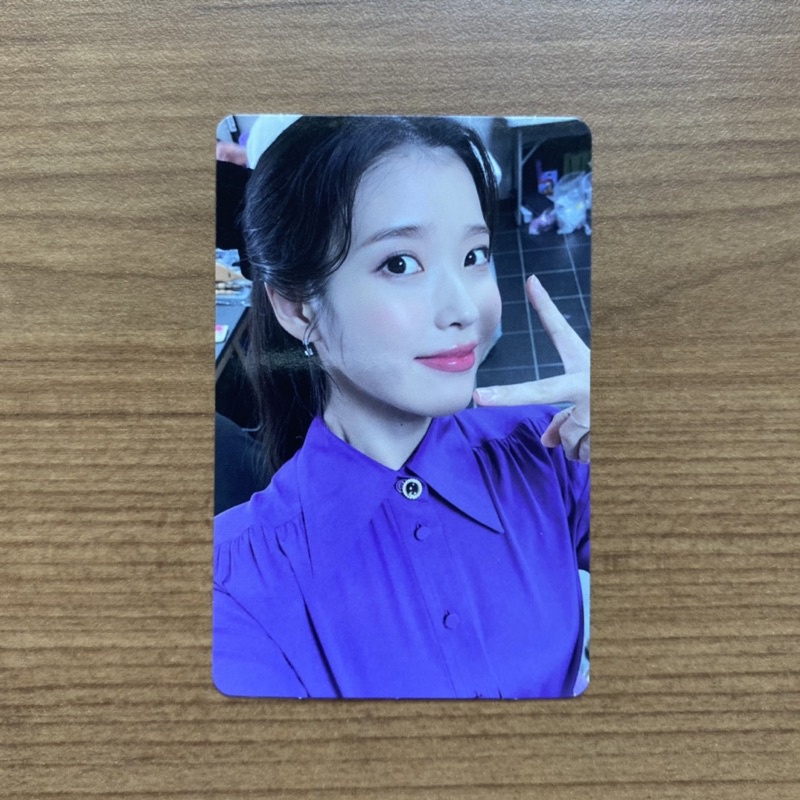 IU Lilac ‘Hilac’ Official Photocard