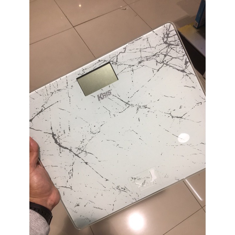 Kris timbangan badan digital