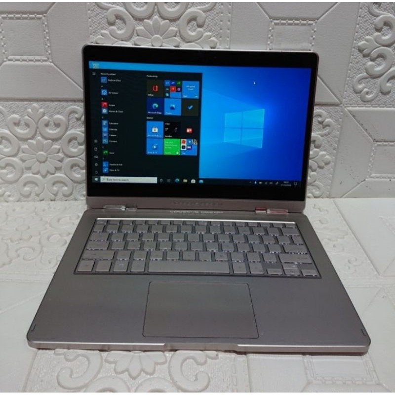 Microsoft Porsche Design Surface intel/16GB/512SSD/Win10 second