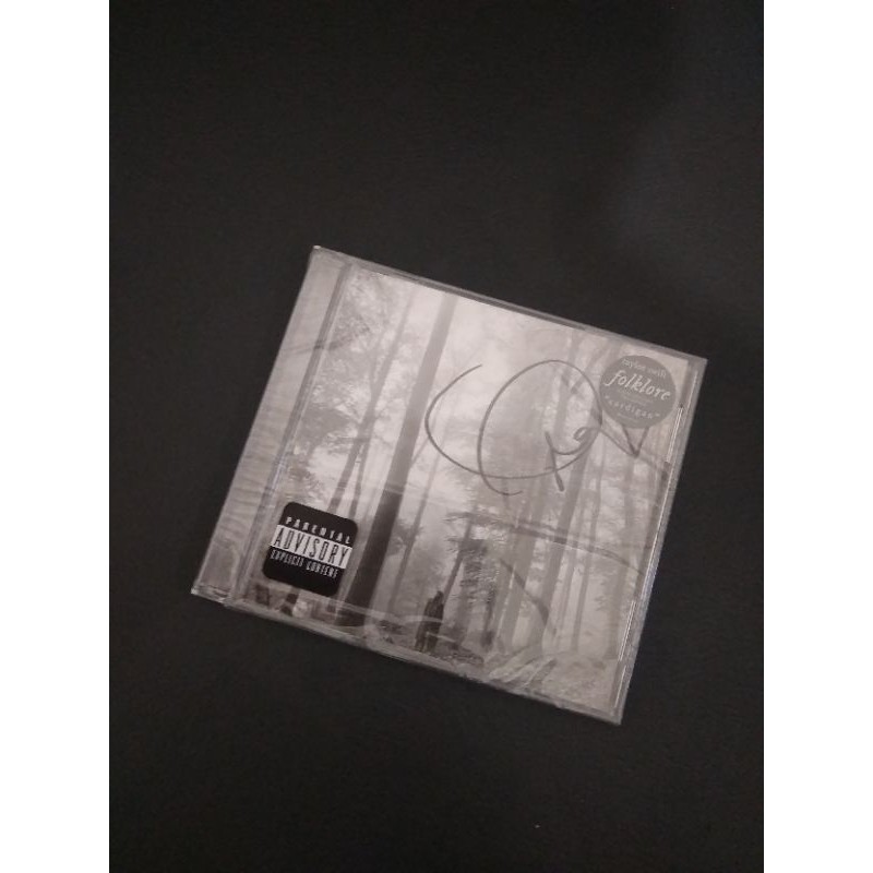 TAYLOR SWIFT - FOLKLORE ALBUM BERTANDA TANGAN ASLI TAYLOR SWIFT (SIGNED - EXCLUSIVE US LIMITED ED)
