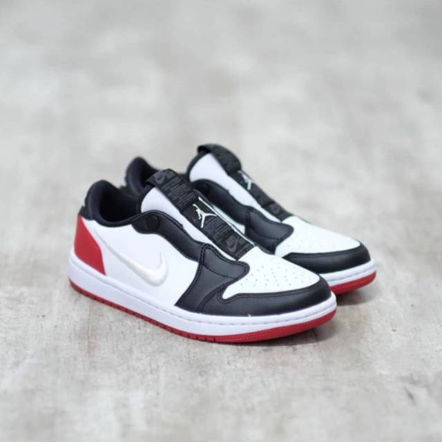 nike air jordan 1 black white red