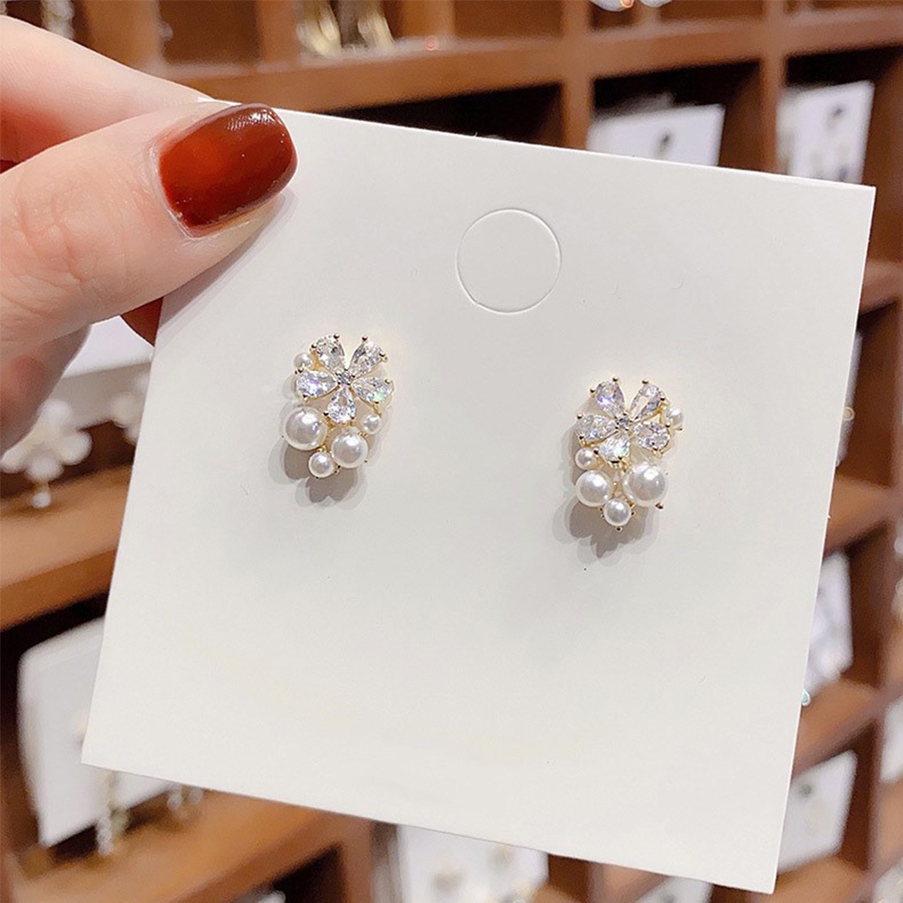 Anting Stud Zircon Bentuk Bunga Aksen Mutiara Multicolor Untuk Wanita