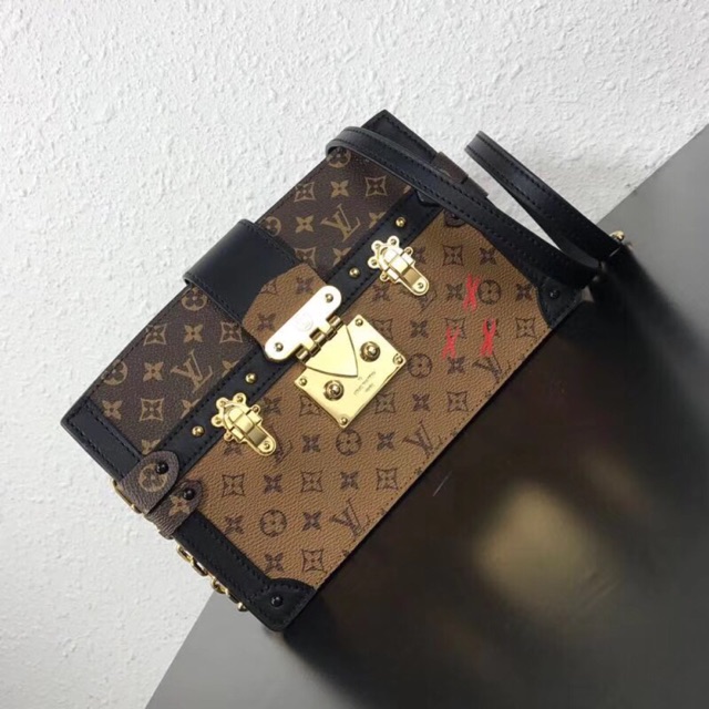 LV Trunk Clutch